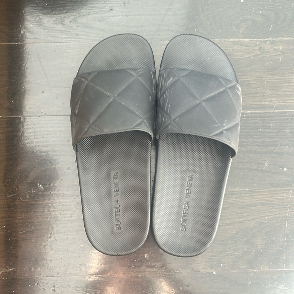 Bottega Veneta Black Rubber Slide Sandals